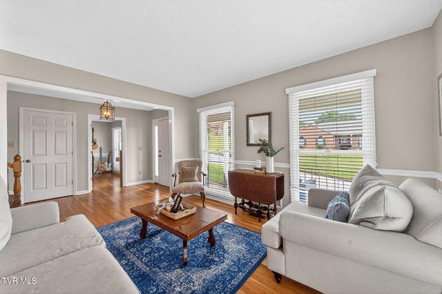 1014 Whittling Wood Drive, Johnson City, TN 37601