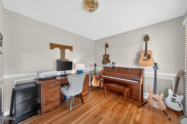 1014 Whittling Wood Drive, Johnson City, TN 37601