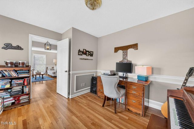 1014 Whittling Wood Drive, Johnson City, TN 37601