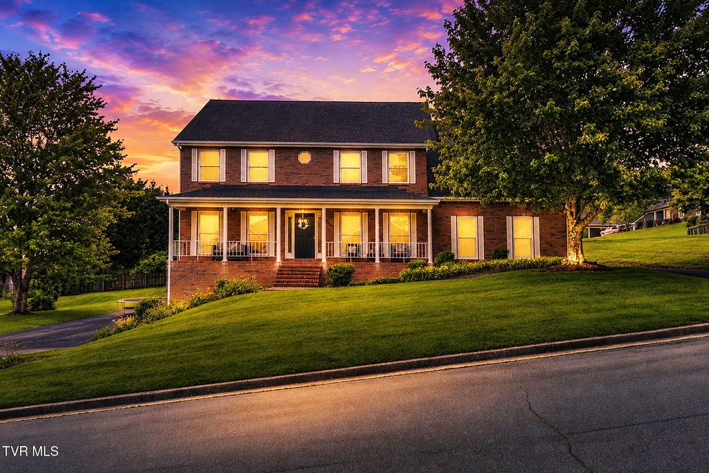 1014 Whittling Wood Drive, Johnson City, TN 37601