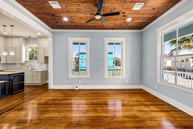 2714 Avenue K, Galveston, TX 77550