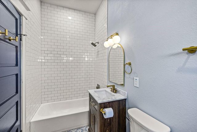 2714 Avenue K, Galveston, TX 77550