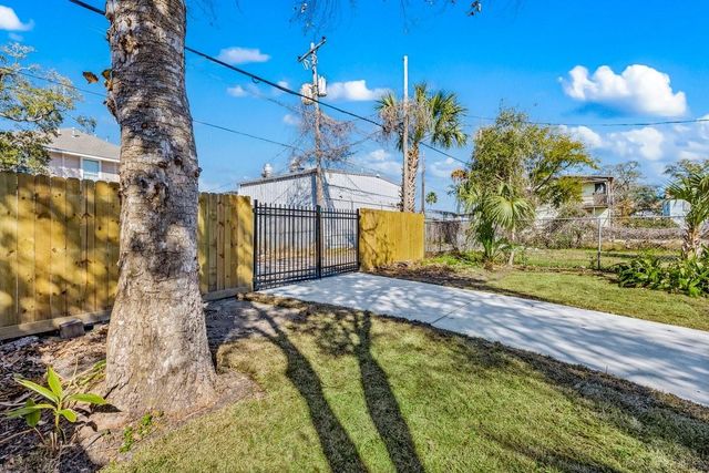 2714 Avenue K, Galveston, TX 77550