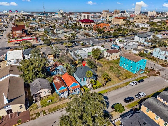 2714 Avenue K, Galveston, TX 77550