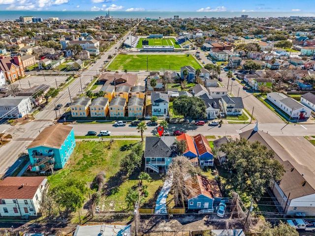 2714 Avenue K, Galveston, TX 77550