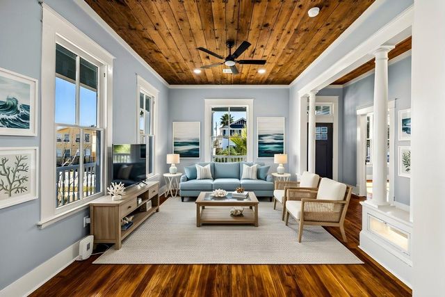 2714 Avenue K, Galveston, TX 77550