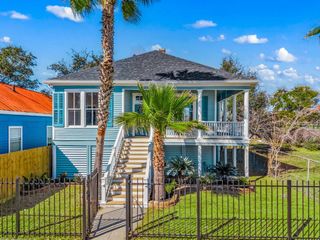 2714 Avenue K, Galveston, TX 77550
