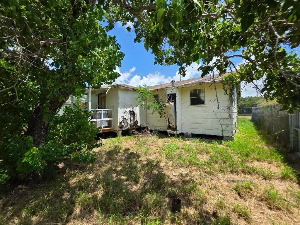 413 N 7th St, Fulton, TX 78358 — photo 3