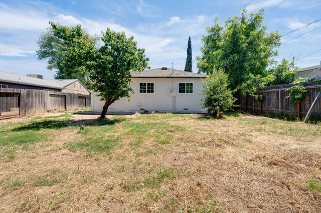 5511 Georgia Dr, North Highlands, CA 95660