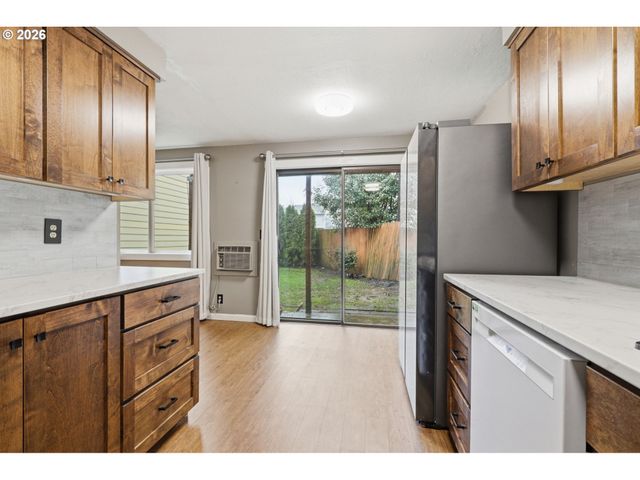 605 Se 121ST Ave 5, Vancouver, WA 98683