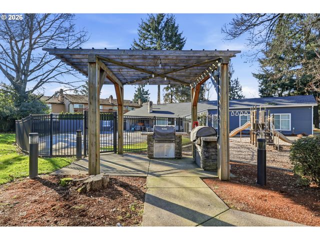 605 Se 121ST Ave 5, Vancouver, WA 98683