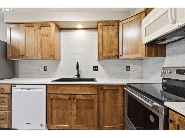 605 Se 121ST Ave 5, Vancouver, WA 98683