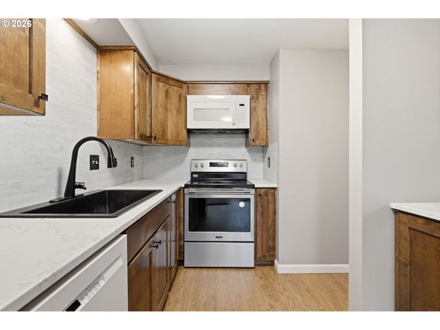 605 Se 121ST Ave 5, Vancouver, WA 98683