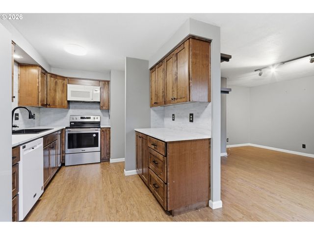 605 Se 121ST Ave 5, Vancouver, WA 98683