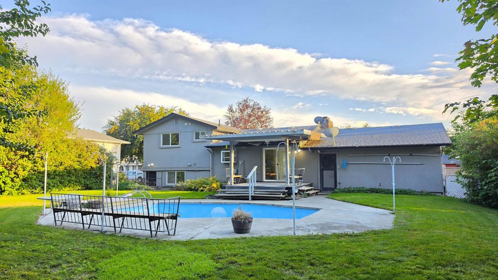 12415 27TH Ave, Spokane Valley, WA 99216 photo 2