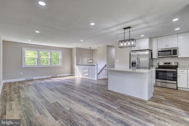 421 FAIRWAY DRIVE, Mechanicsburg, PA 17055