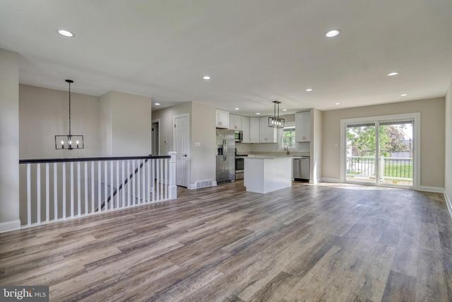 421 FAIRWAY DRIVE, Mechanicsburg, PA 17055