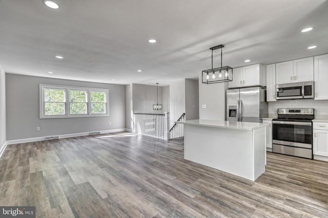 421 FAIRWAY DRIVE, Mechanicsburg, PA 17055