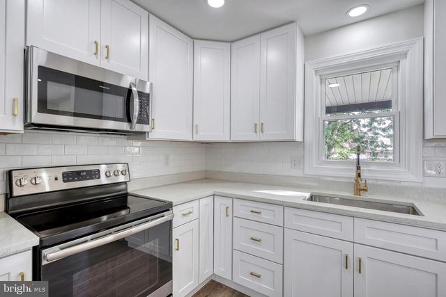 421 FAIRWAY DRIVE, Mechanicsburg, PA 17055