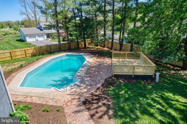 421 FAIRWAY DRIVE, Mechanicsburg, PA 17055