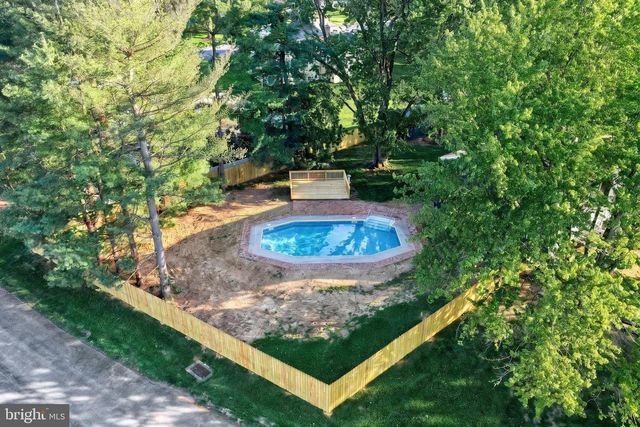 421 FAIRWAY DRIVE, Mechanicsburg, PA 17055