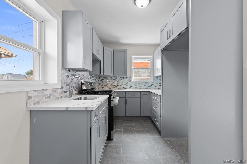 17417 Polhemus Avenue, Jamaica, NY 11433 — photo 3