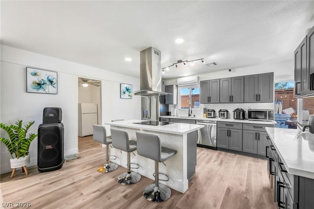 6320 Bristol Way, Las Vegas, NV 89107
