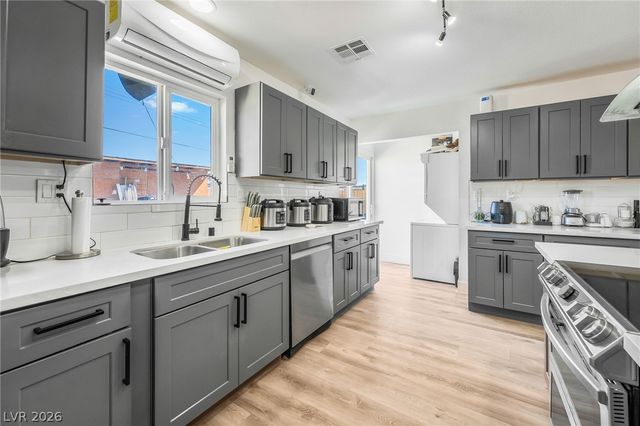 6320 Bristol Way, Las Vegas, NV 89107