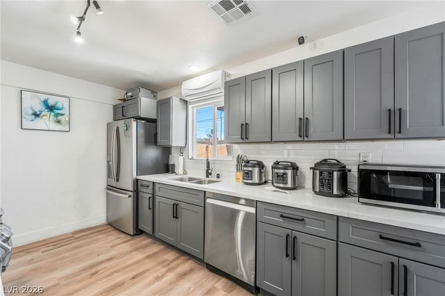 6320 Bristol Way, Las Vegas, NV 89107