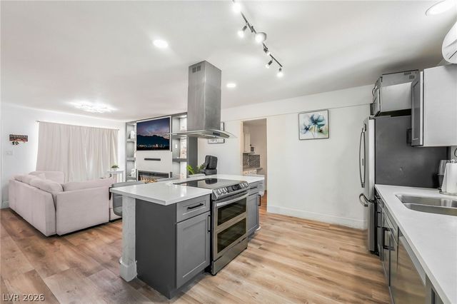6320 Bristol Way, Las Vegas, NV 89107