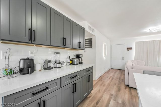 6320 Bristol Way, Las Vegas, NV 89107