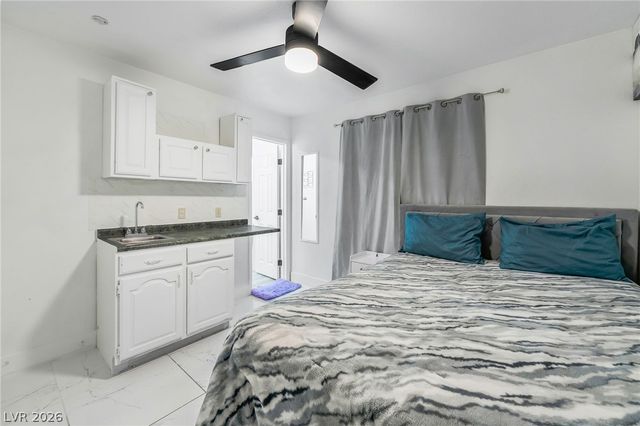 6320 Bristol Way, Las Vegas, NV 89107