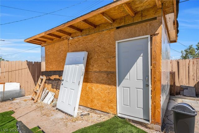 6320 Bristol Way, Las Vegas, NV 89107