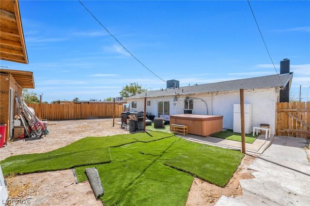 6320 Bristol Way, Las Vegas, NV 89107