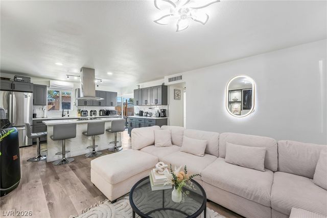 6320 Bristol Way, Las Vegas, NV 89107