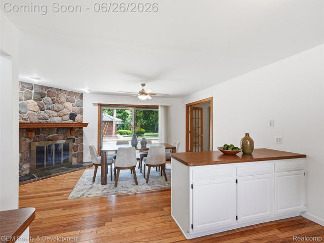 34260 Five Mile Road, Livonia, MI 48154