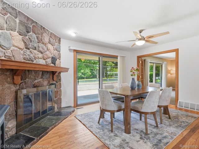 34260 Five Mile Road, Livonia, MI 48154
