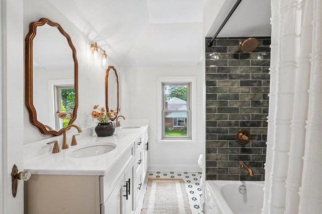 2902 N 73rd STREET, Milwaukee, WI 53210