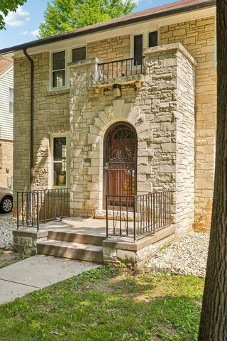 2902 N 73rd STREET, Milwaukee, WI 53210
