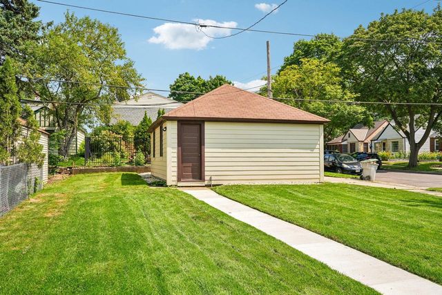 2902 N 73rd STREET, Milwaukee, WI 53210