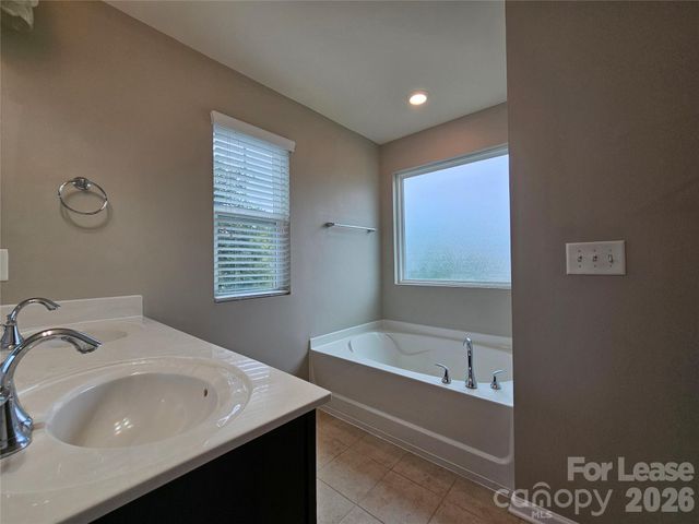 3233 Yarmouth Lane, Gastonia, NC 28056