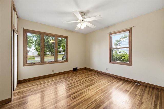5625 Hillsview Road, Brooklyn Center, MN 55430
