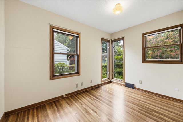 5625 Hillsview Road, Brooklyn Center, MN 55430