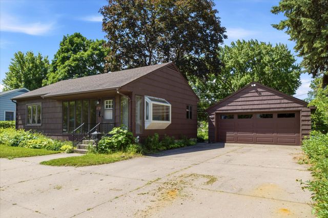 5625 Hillsview Road, Brooklyn Center, MN 55430