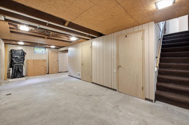 5625 Hillsview Road, Brooklyn Center, MN 55430
