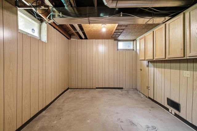 5625 Hillsview Road, Brooklyn Center, MN 55430