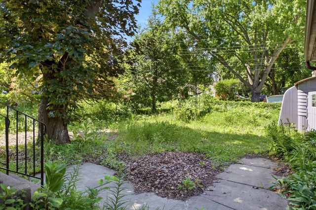 5625 Hillsview Road, Brooklyn Center, MN 55430