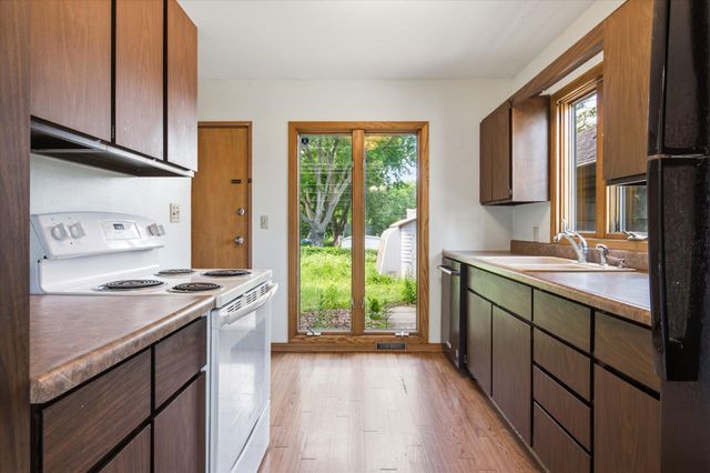 5625 Hillsview Road, Brooklyn Center, MN 55430