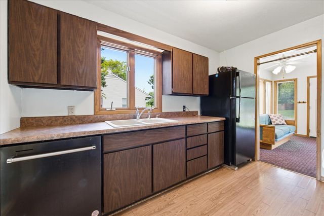 5625 Hillsview Road, Brooklyn Center, MN 55430