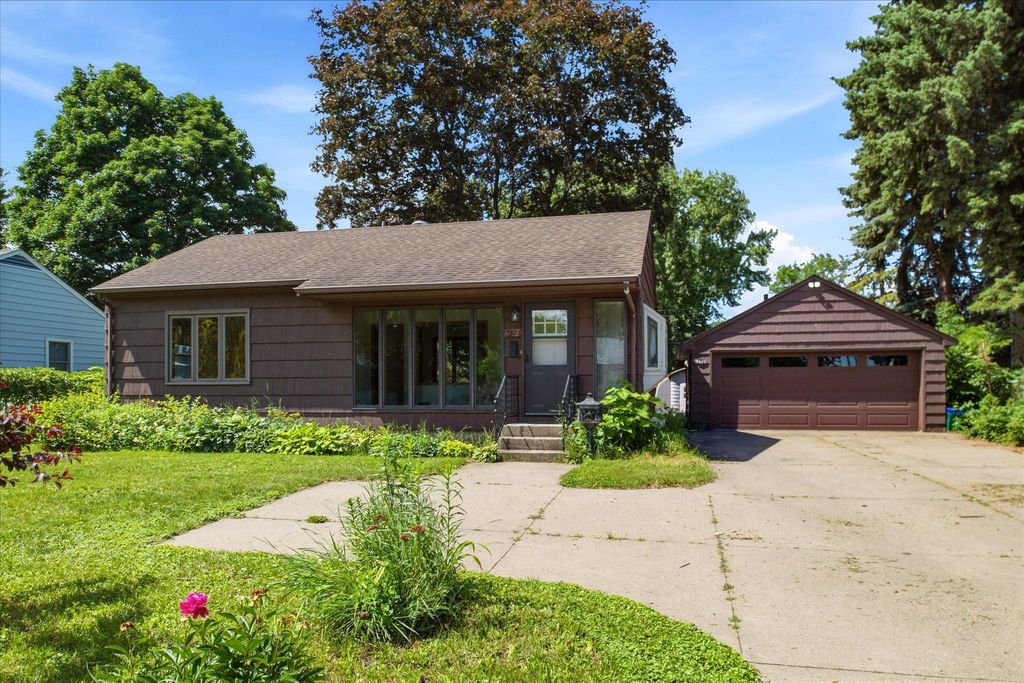 5625 Hillsview Road, Brooklyn Center, MN 55430